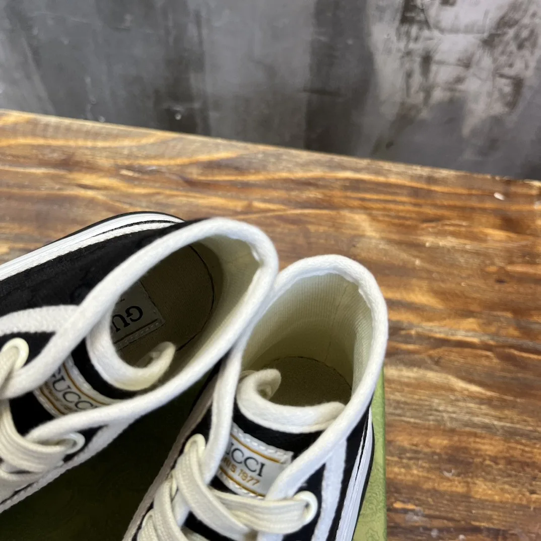 Alternative view of Gucci Chunky Sneaker Black