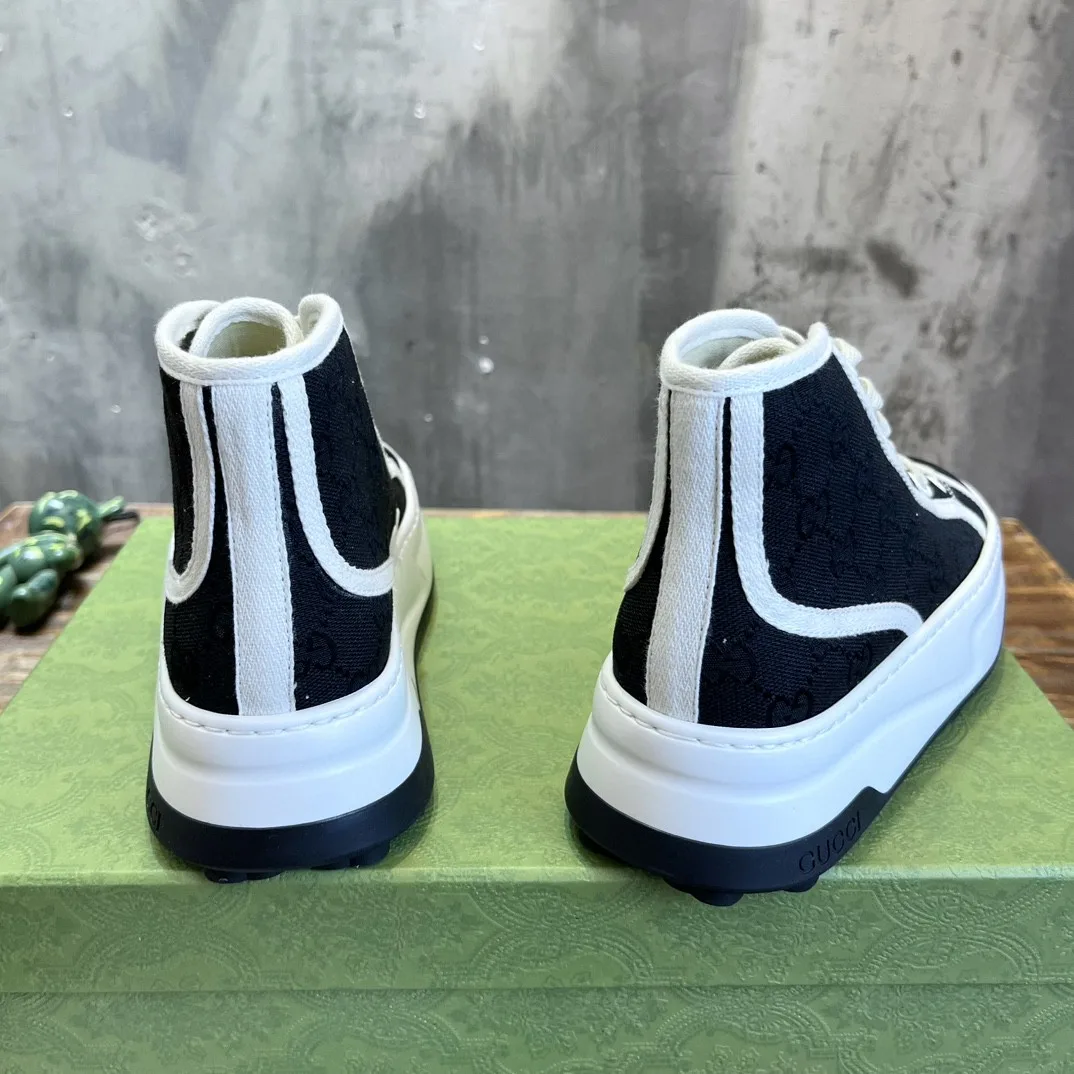 Gucci Chunky Sneaker Black - Image 3