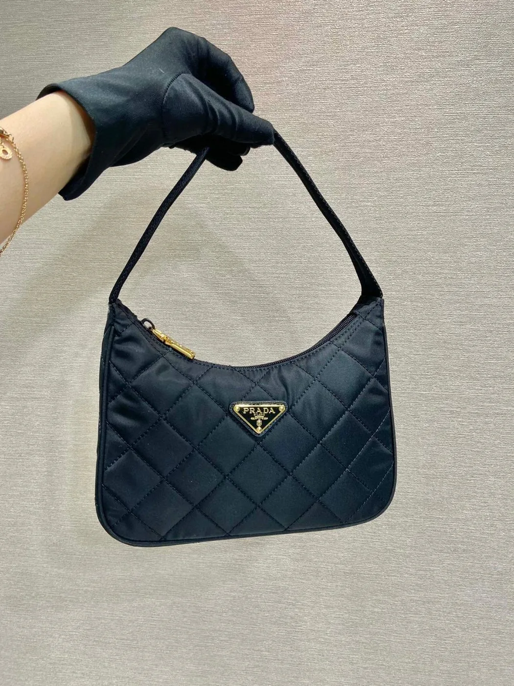 Prada Contenitore Maniglia Tessutu Quilted Shoulder Bag Black / - Image 5