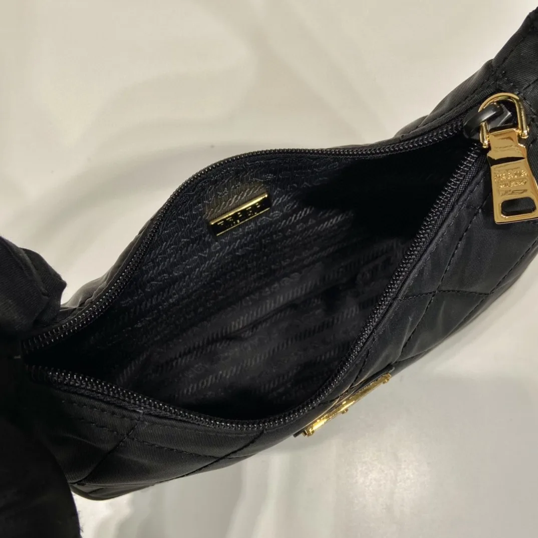 Prada Contenitore Maniglia Tessutu Quilted Shoulder Bag Black / - Image 4