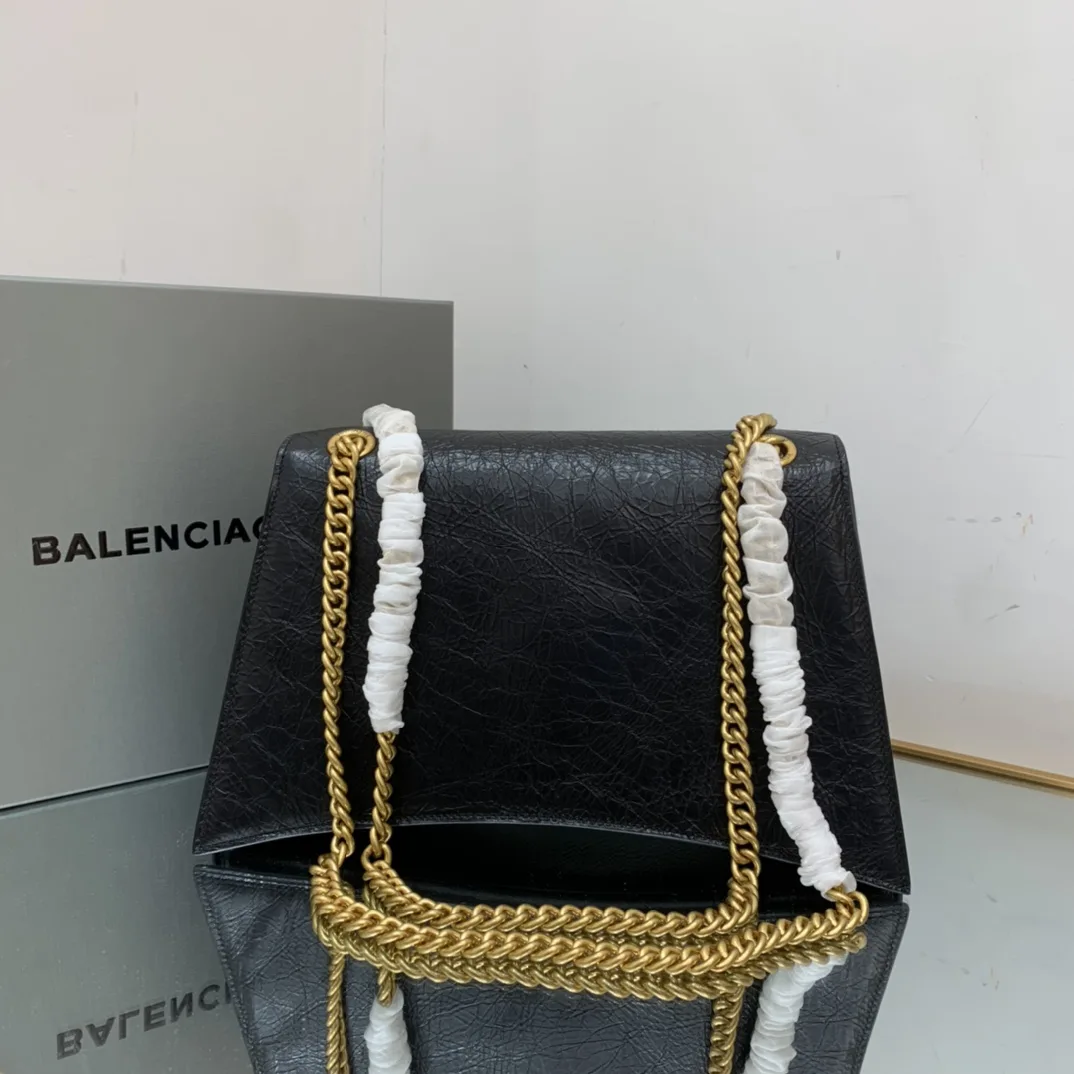Crush Medium Chain Bag In Black / - Image 8