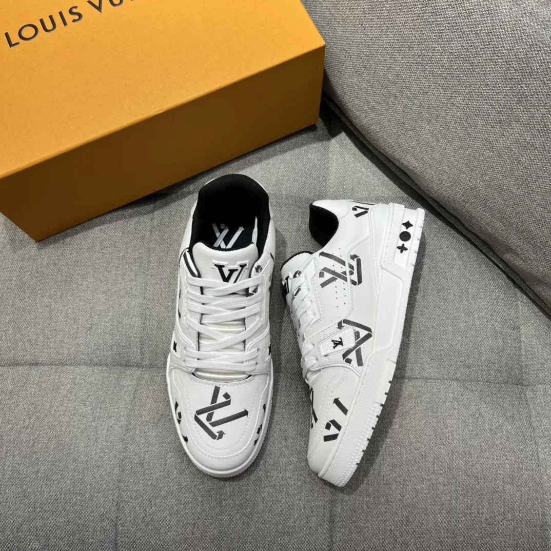 Louis Vuitton LV