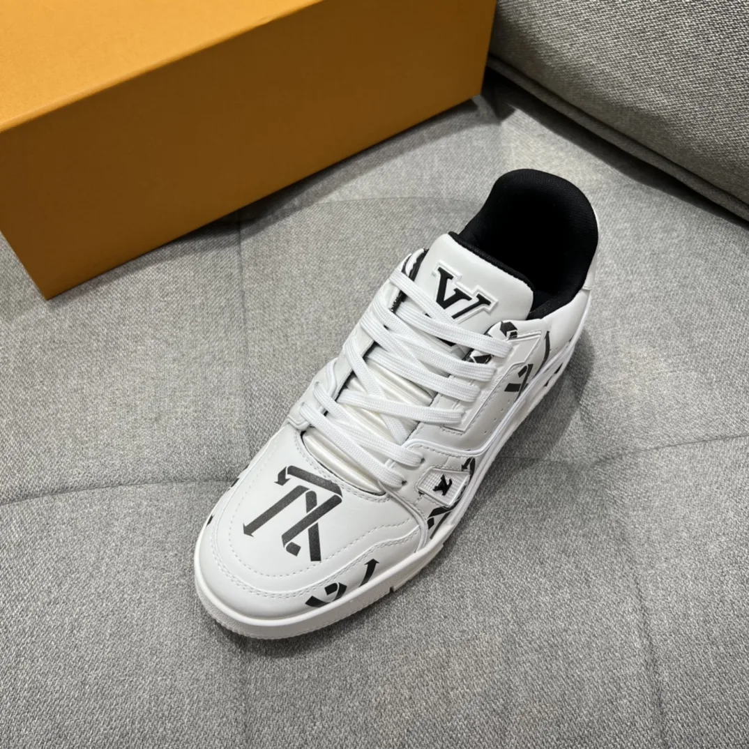 Louis Vuitton LV Trainer Sneaker Black LV 1AAGY7 - Image 8