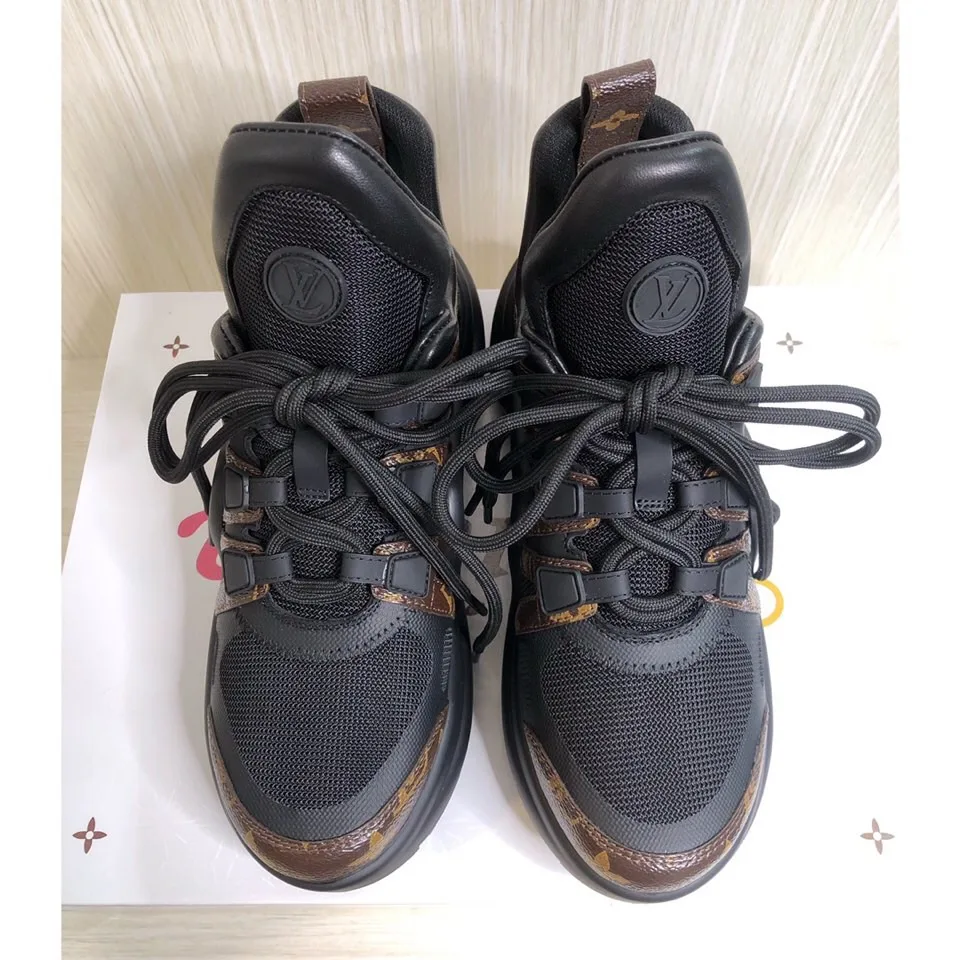 Louis Vuitton LV