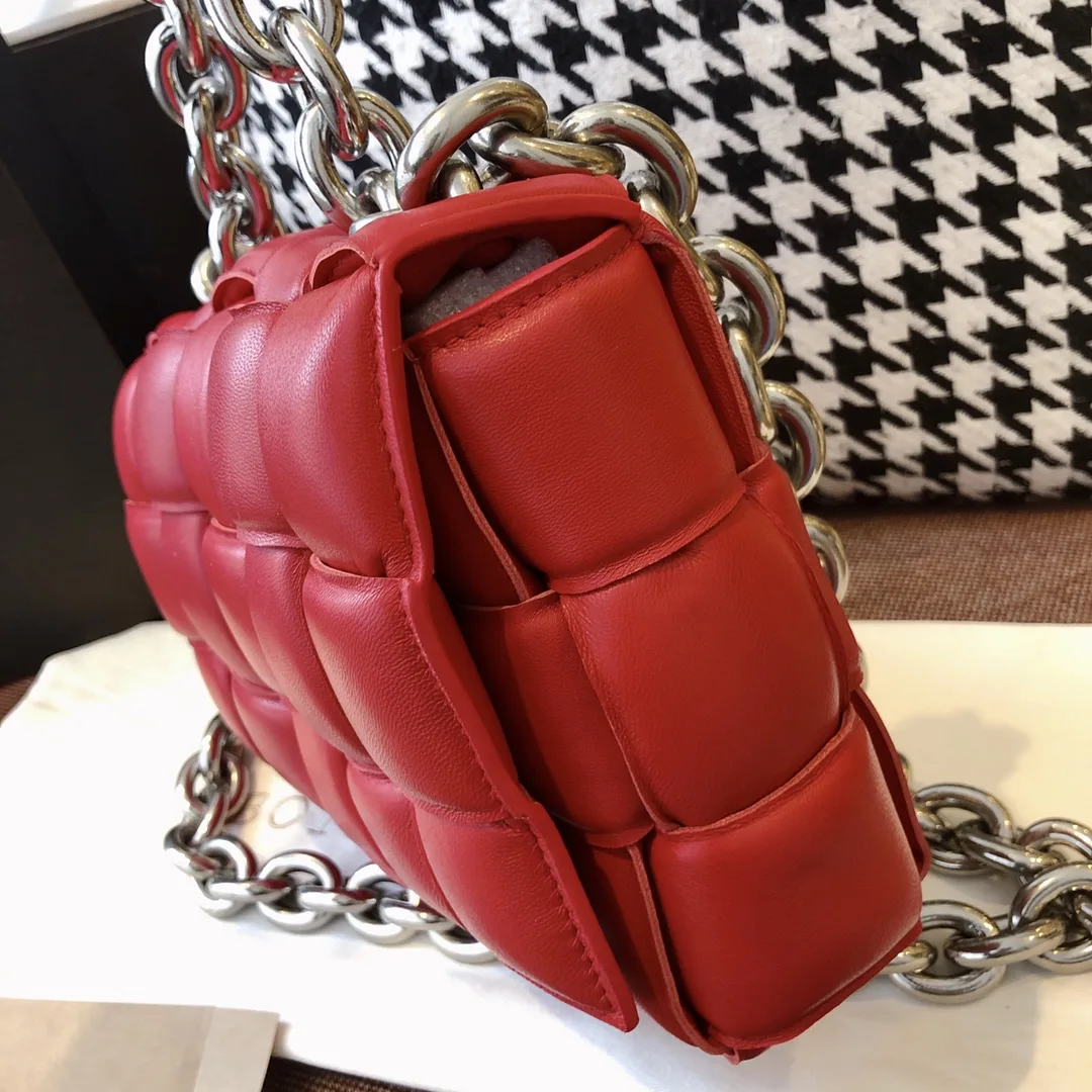 Bottega Veneta Chain Cassette Red - Image 5