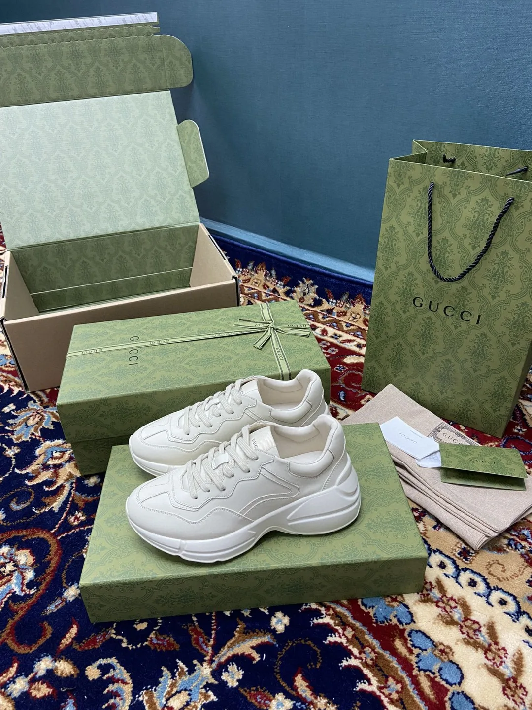 Gucci Rhyton Sneaker