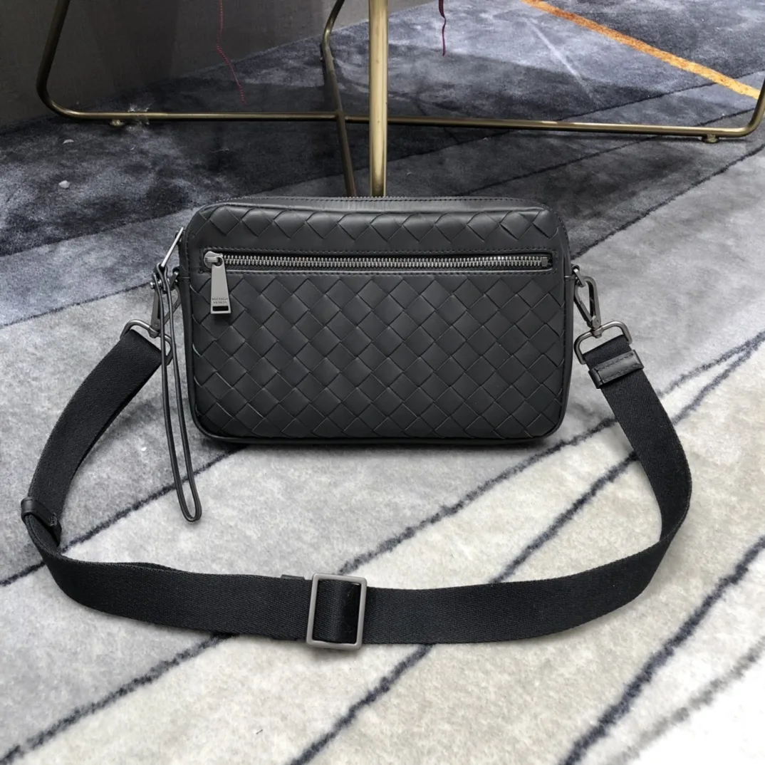 Bottega Veneta Classic