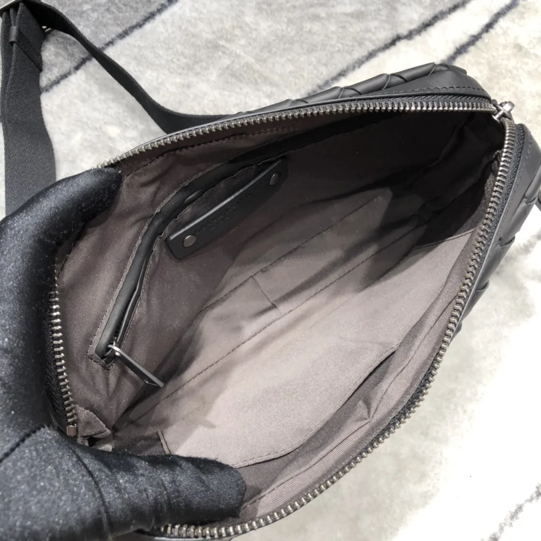 Alternative view of Bottega Veneta Classic Intrecciato Black