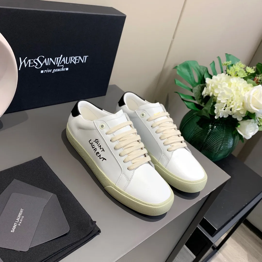 Saint Laurent Court