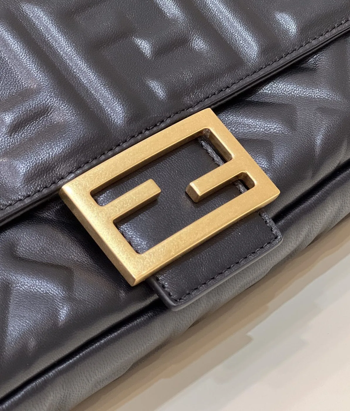 Fendi Baguette Black - Image 4