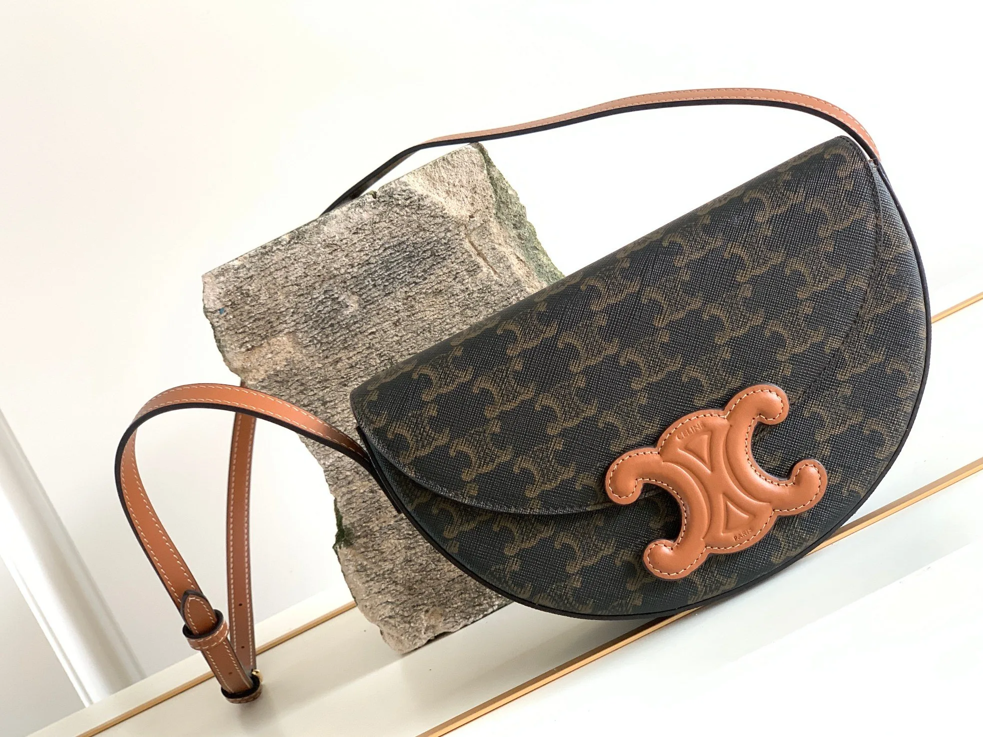 Celine Box Triomphe Bag In Triomphe Canvas Brown / - Image 4