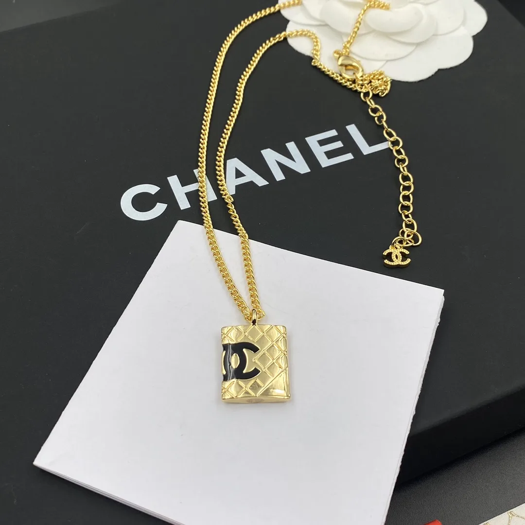 Chanel Brooch Gold-toned - Image 6