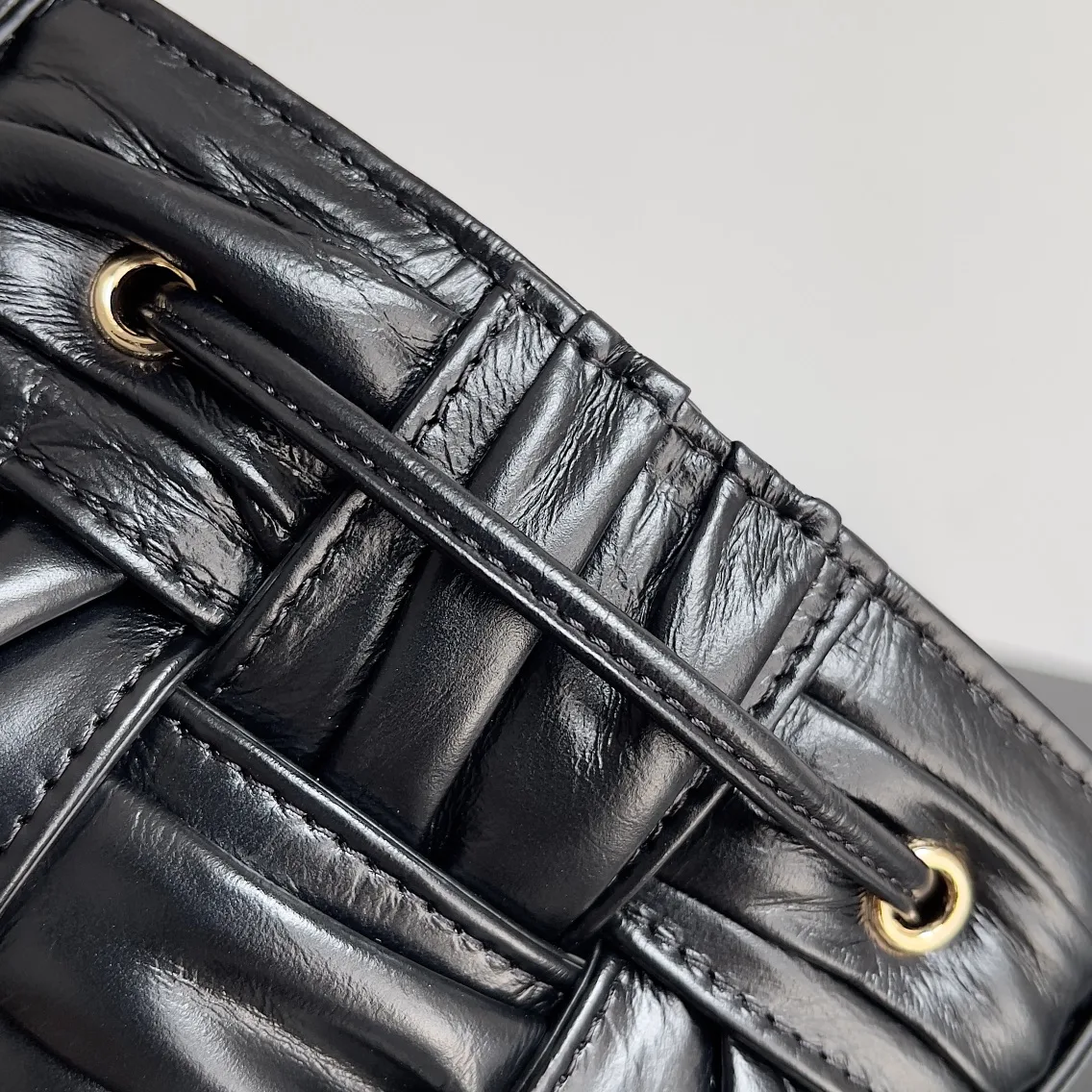 Bottega Veneta Small Cassette Bucket Bag Black - Image 4