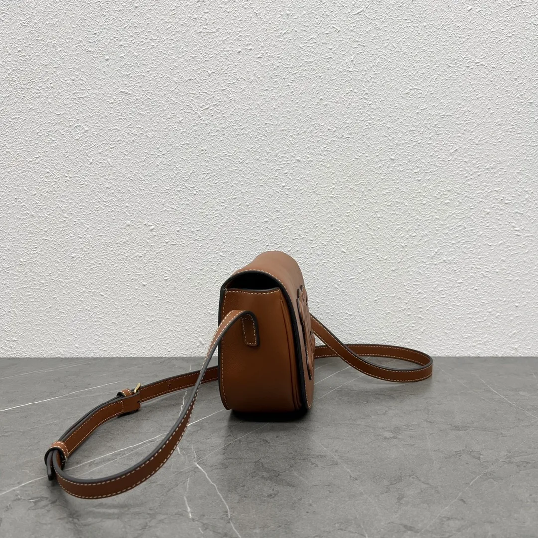 Alternative view of Celine Folco Cuir Triomphe Tan / .04LU