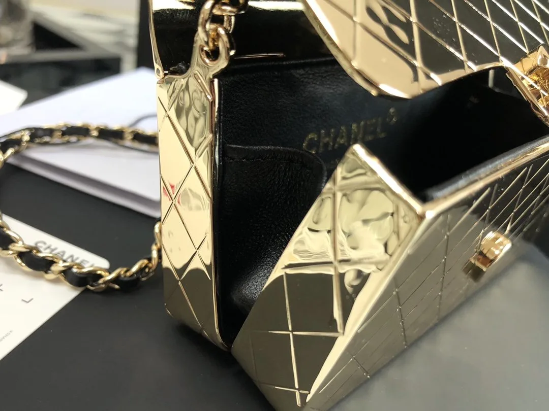 Chanel Evening Flap Bag Small Crossbody / Gold Metalic Gold Hardware - Image 3