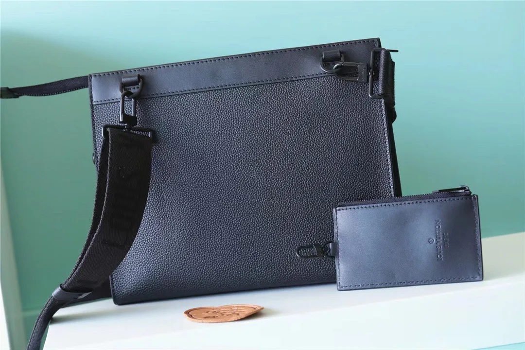 Louis Vuitton Messenger Voyage Aerogram Black - Image 4