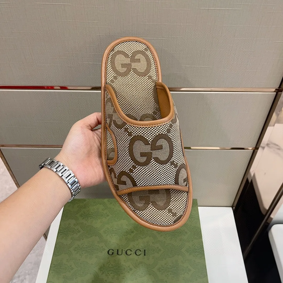 Gucci Men’s GG Supreme Slide Sandal Brown And Beige - Image 3