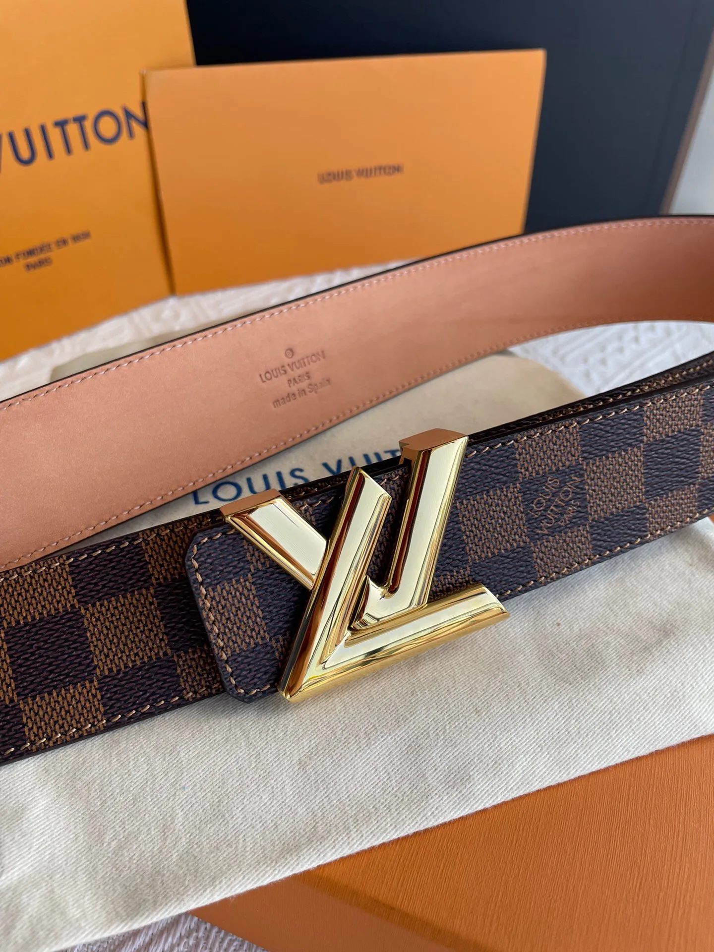 Louis Vuitton Twist Iconic Initiales LV Belt Damier Infini Canvas Brown Gold Finishing - Image 4