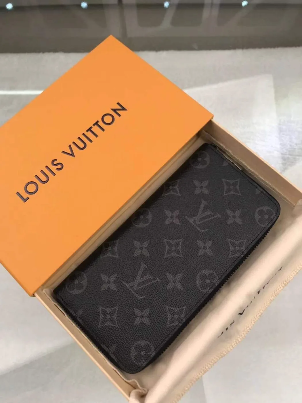 Louis Vuitton Zippy