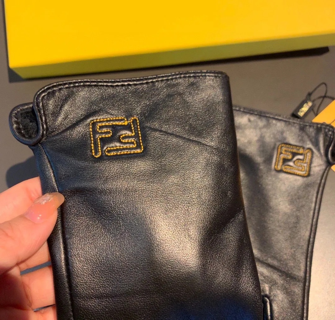 Fendi Gloves In Black - Image 3