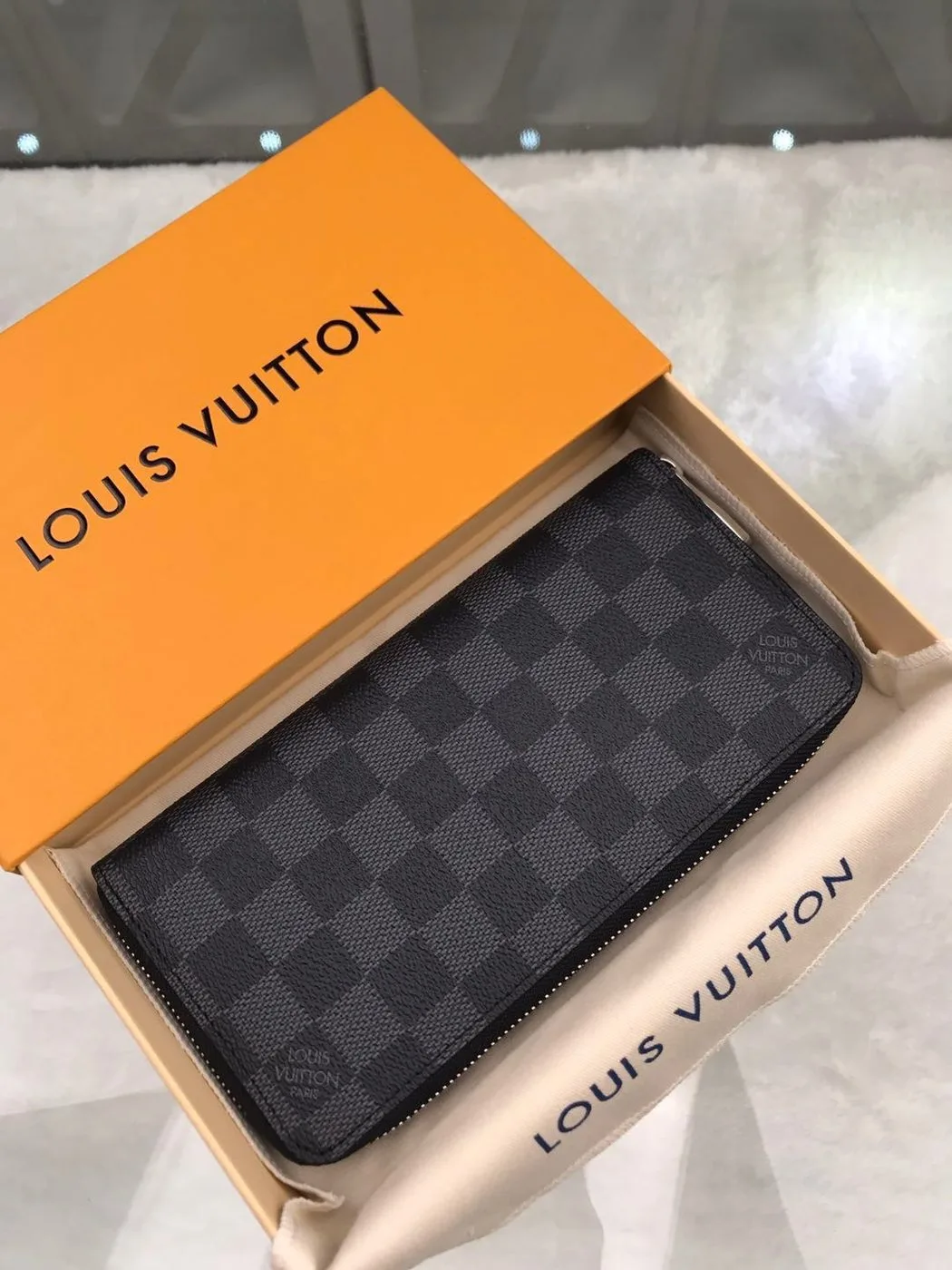 Louis Vuitton Zippy Wallet Vertical Graphite: Design and Care Guide