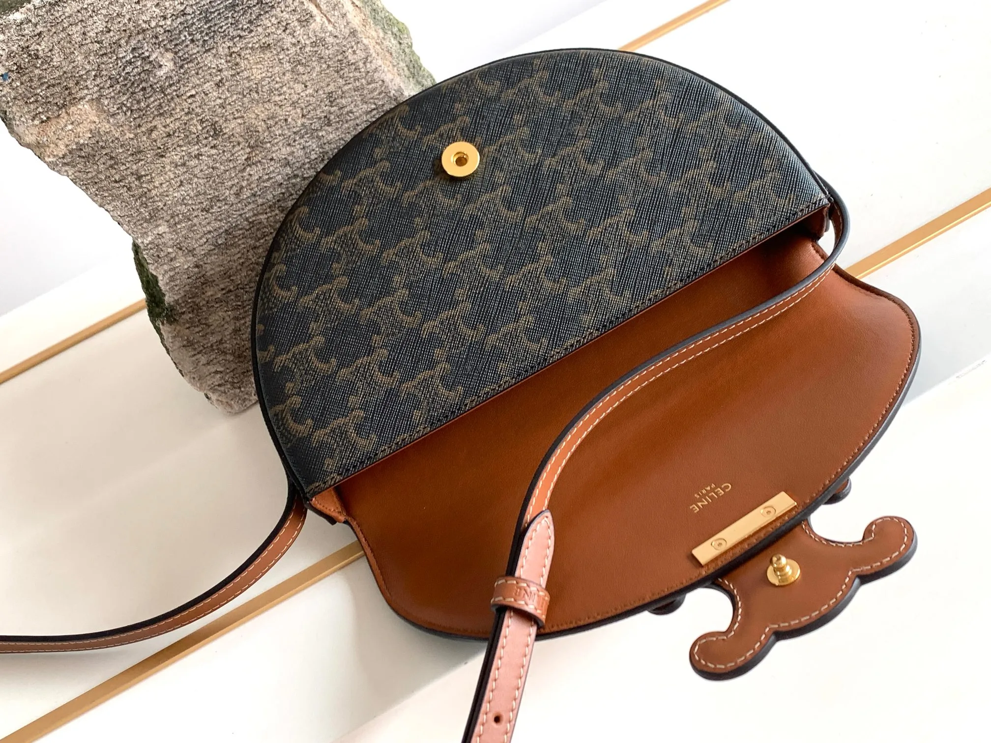 Celine Box Triomphe Bag In Triomphe Canvas Brown / - Image 5
