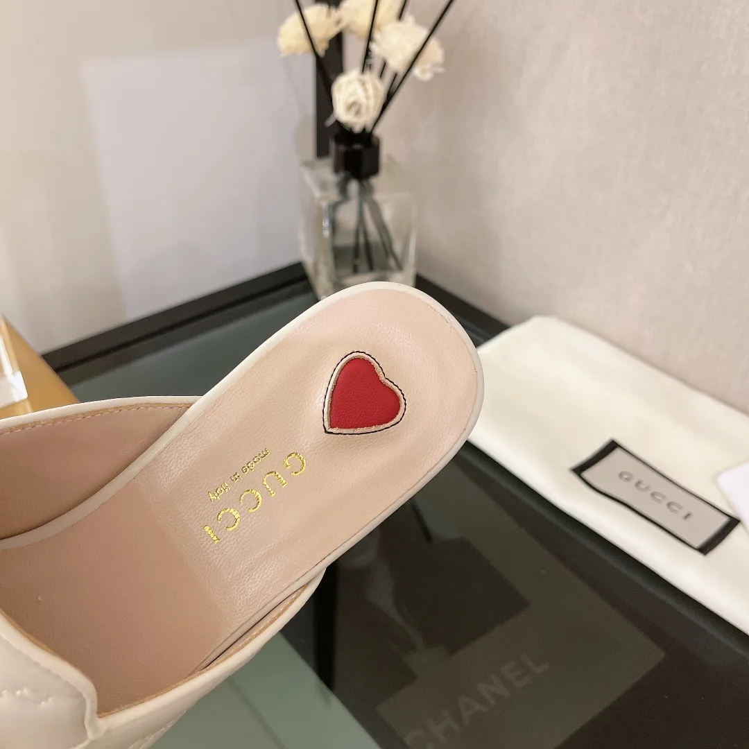 Gucci Women’s GG Matelasse Princetown Slipper White - Image 5