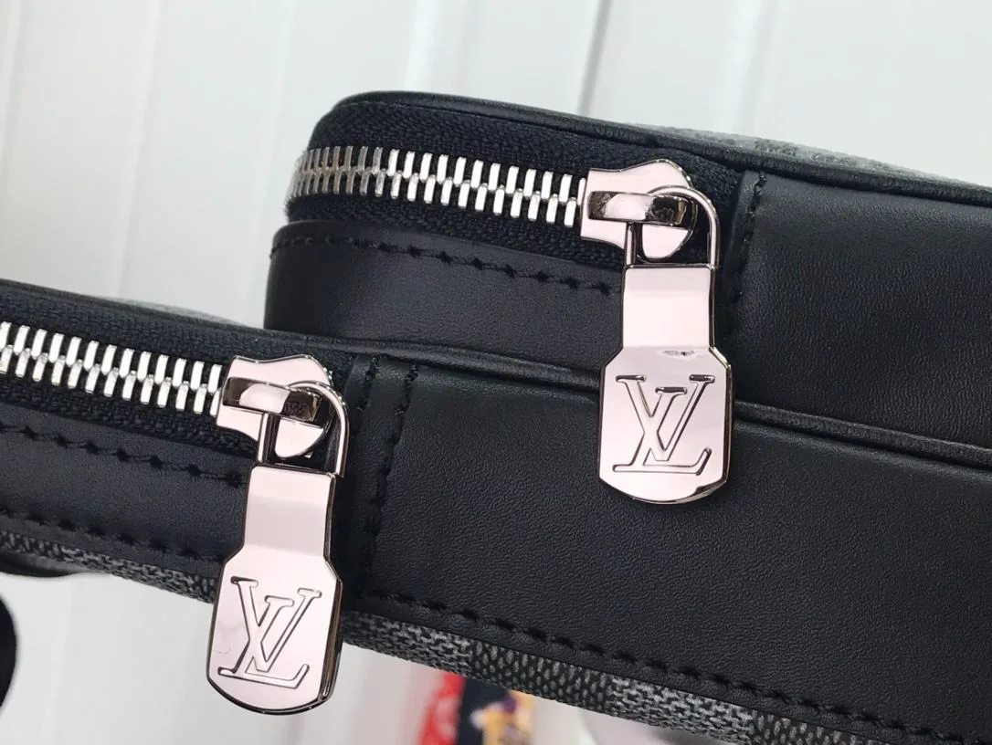 Louis Vuitton Damier Graphite 3D Amazon Sling Bag Grey / - Image 6