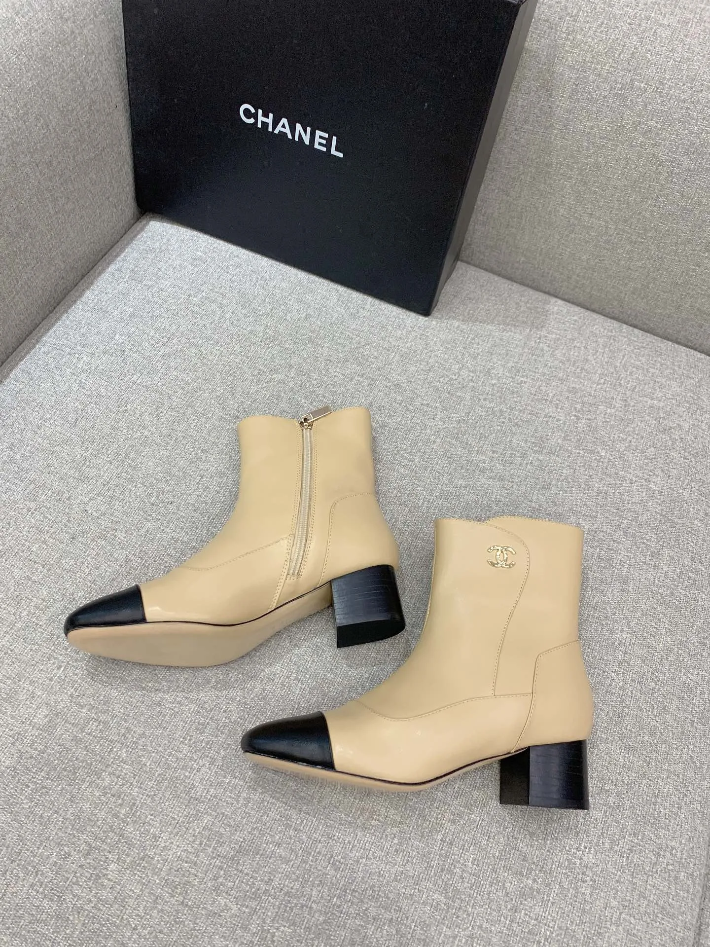 Chanel Ankle Boots White / - Image 3