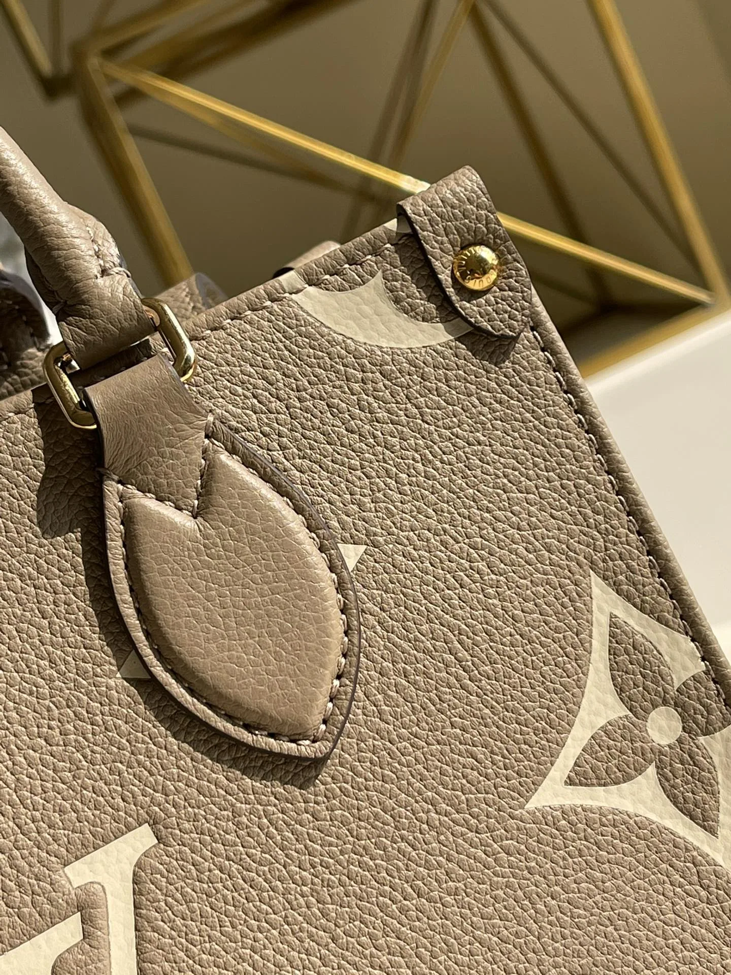 Louis Vuitton Handle Bag Light-Brown - Image 4