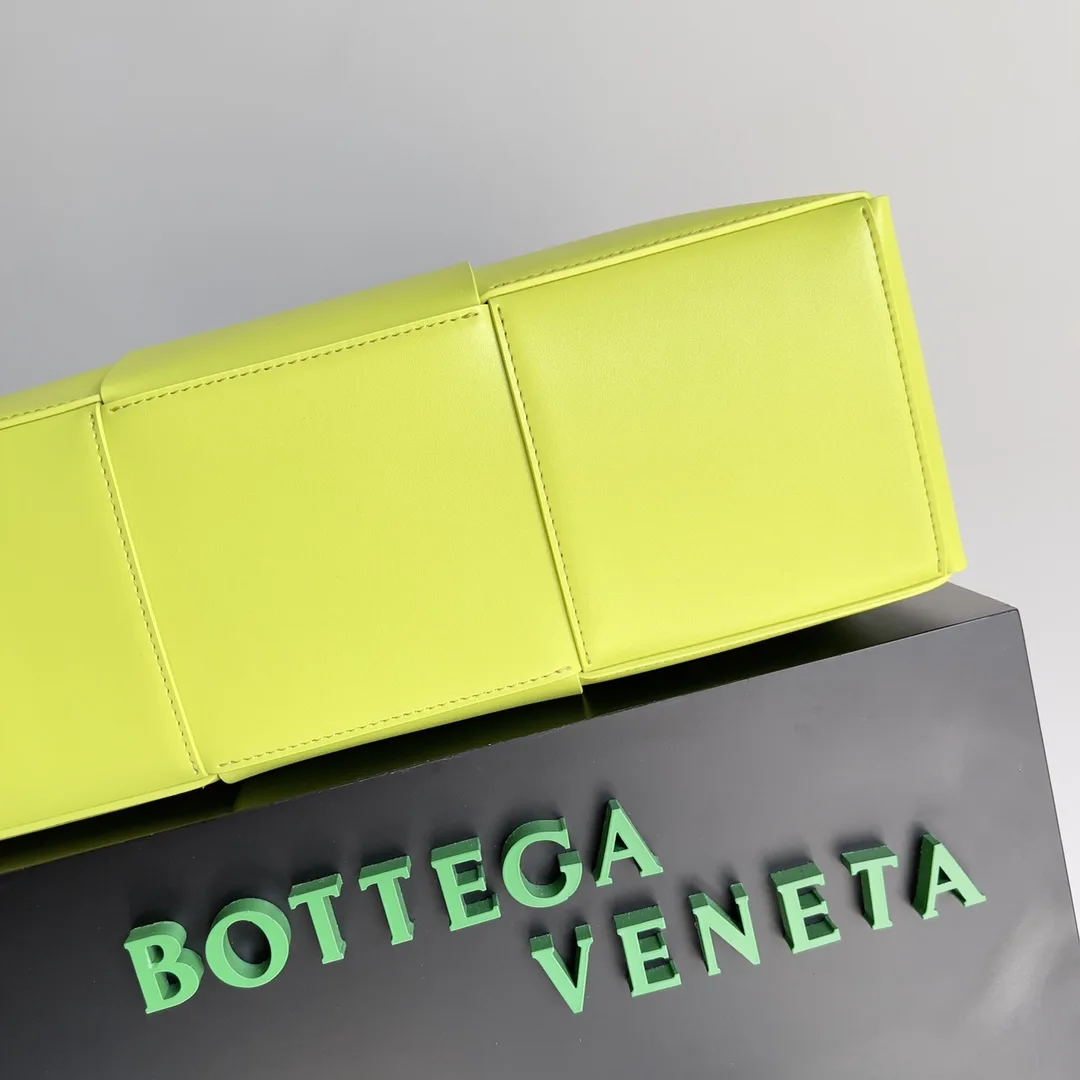 Bottega Veneta Large Arco Tote Bag Yellow - Image 3