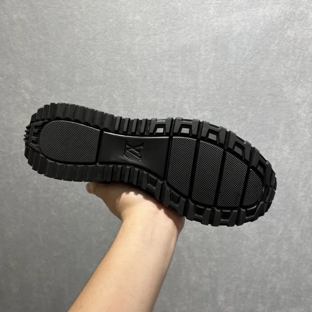 Louis Vuitton Run Away Sneaker Black LV 1A9ZKQ - Image 3