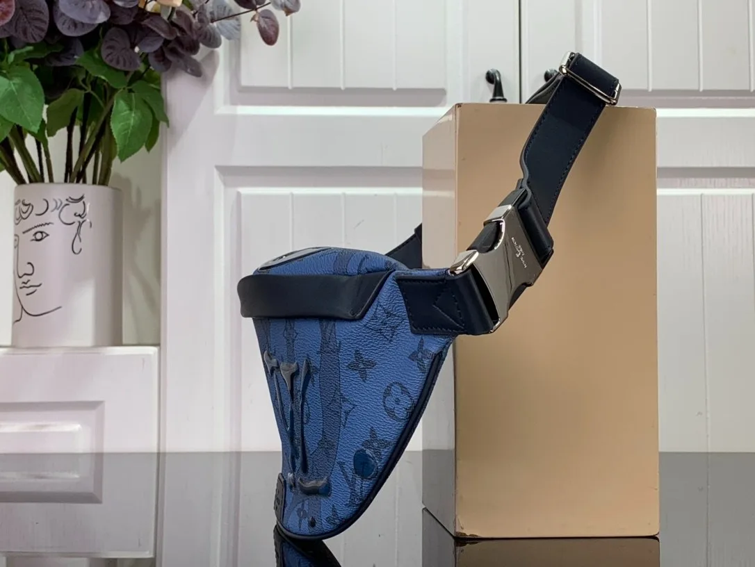 Louis Vuitton Discovery Bumbag / Blue Silver Hardware - Image 3