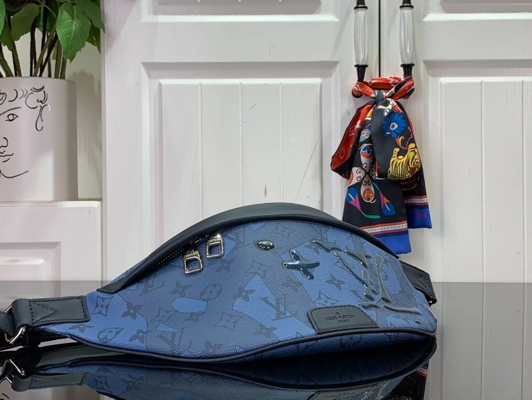 Louis Vuitton Discovery Bumbag / Blue Silver Hardware - Image 5