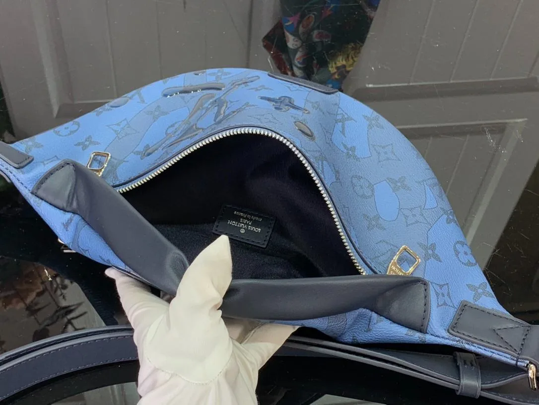 Louis Vuitton Discovery Bumbag / Blue Silver Hardware - Image 9