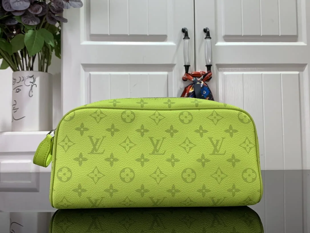 Alternative view of Dopp Kit Light Green /