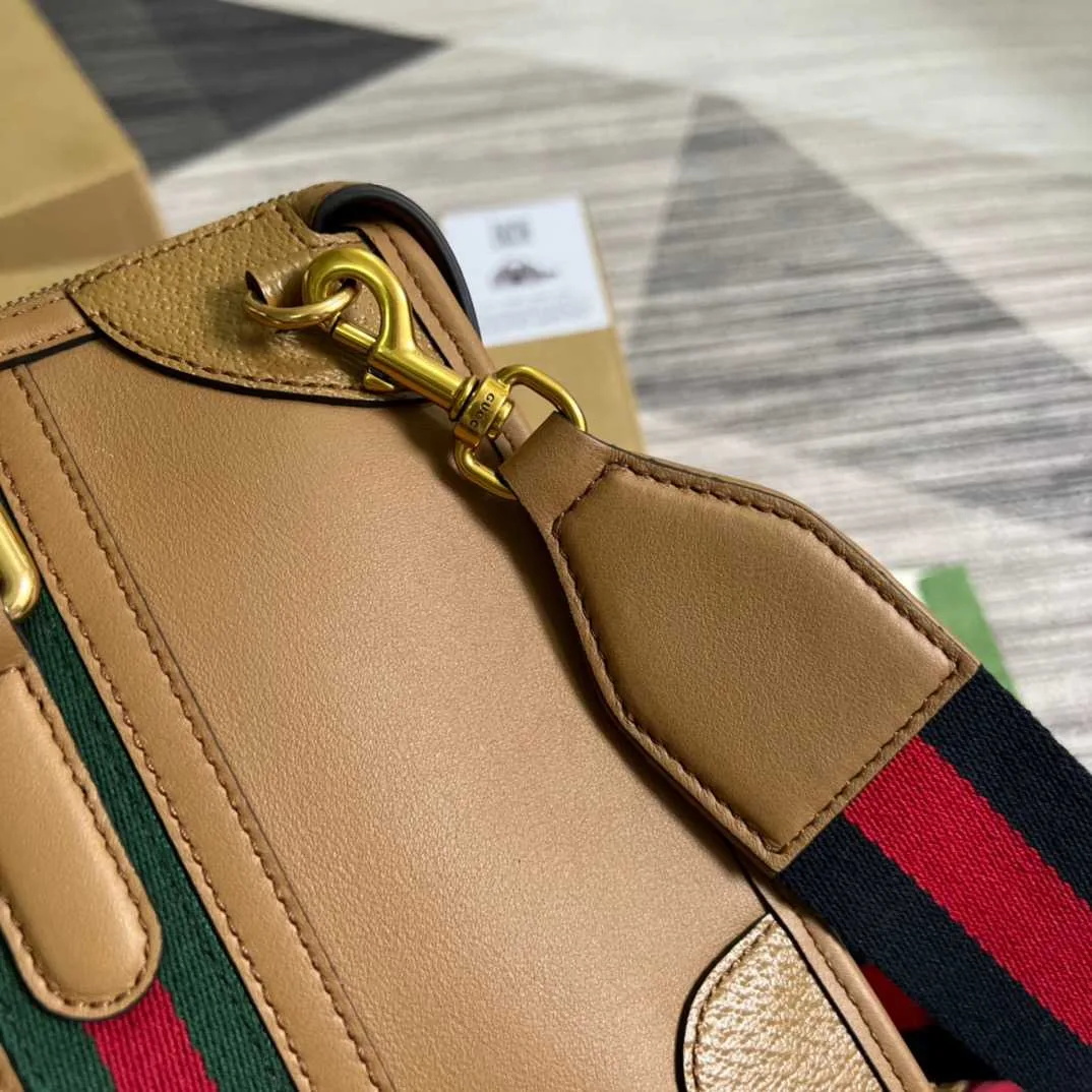 Gucci Double G-Detailed Smooth Medium Handbag Brown / - Image 4
