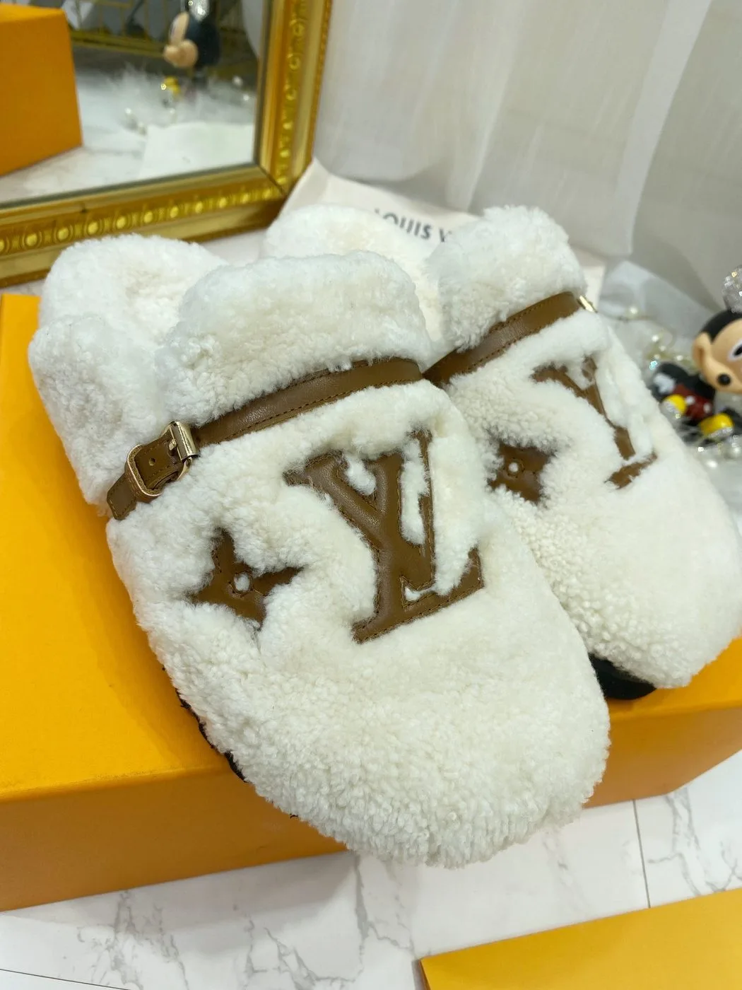 Alternative view of Louis Vuitton Women’s Winterbreak Flat Comfort Mule White