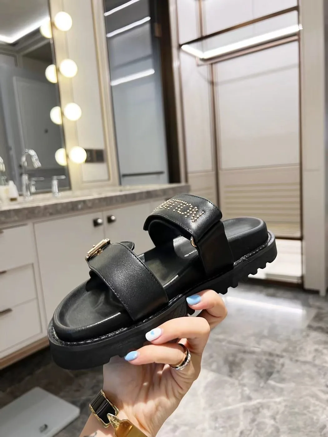 Louis Vuitton Women’s Bom Dia Flat Mule Black - Image 4