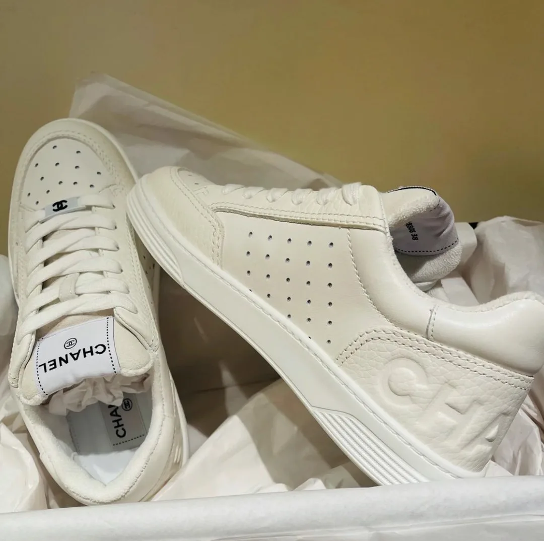 Chanel Sneakers White , Women’s Shoes / - Image 4