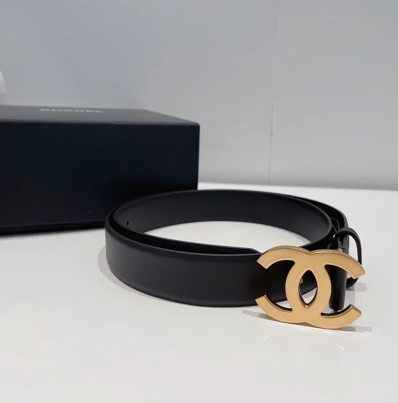 Chanel CC Silver Tone Heart Buckle Belt White - Image 9