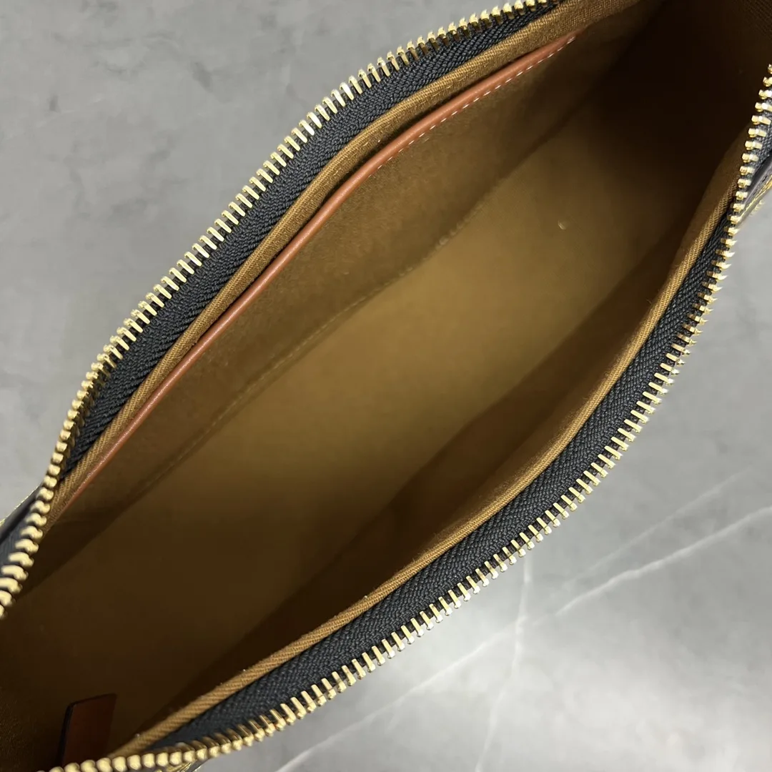 Celine Ava Bag In Triomphe Canvas Brown / .04LU - Image 9
