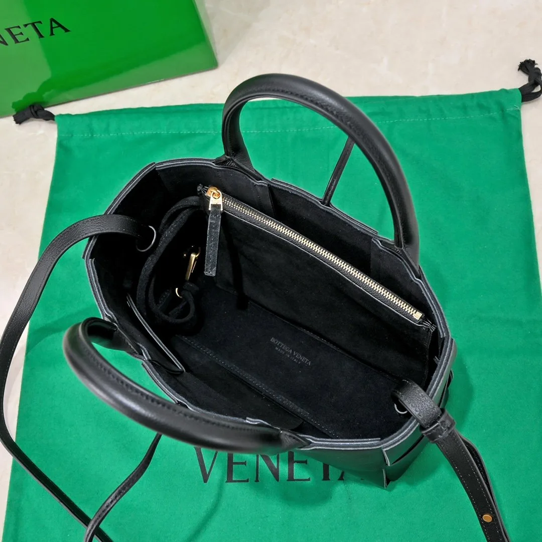 Bottega Veneta Mini Arco Tote Bag Black - Image 4