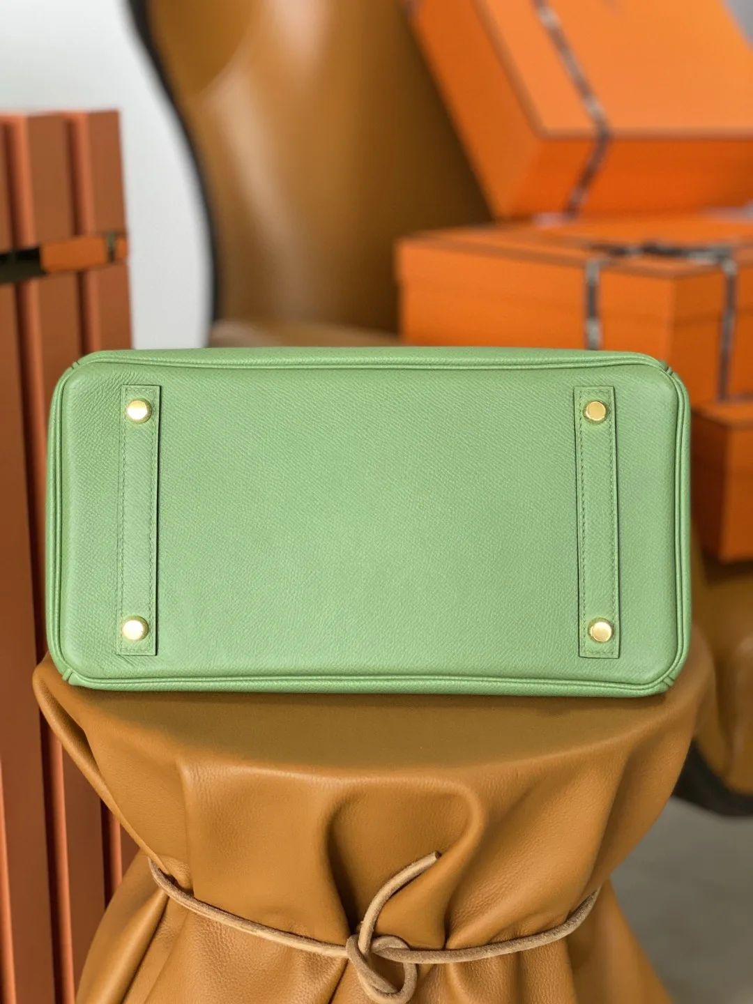 Hermes Birkin Top Handle Bag / Nata Swift Green Gold Hardware - Image 4