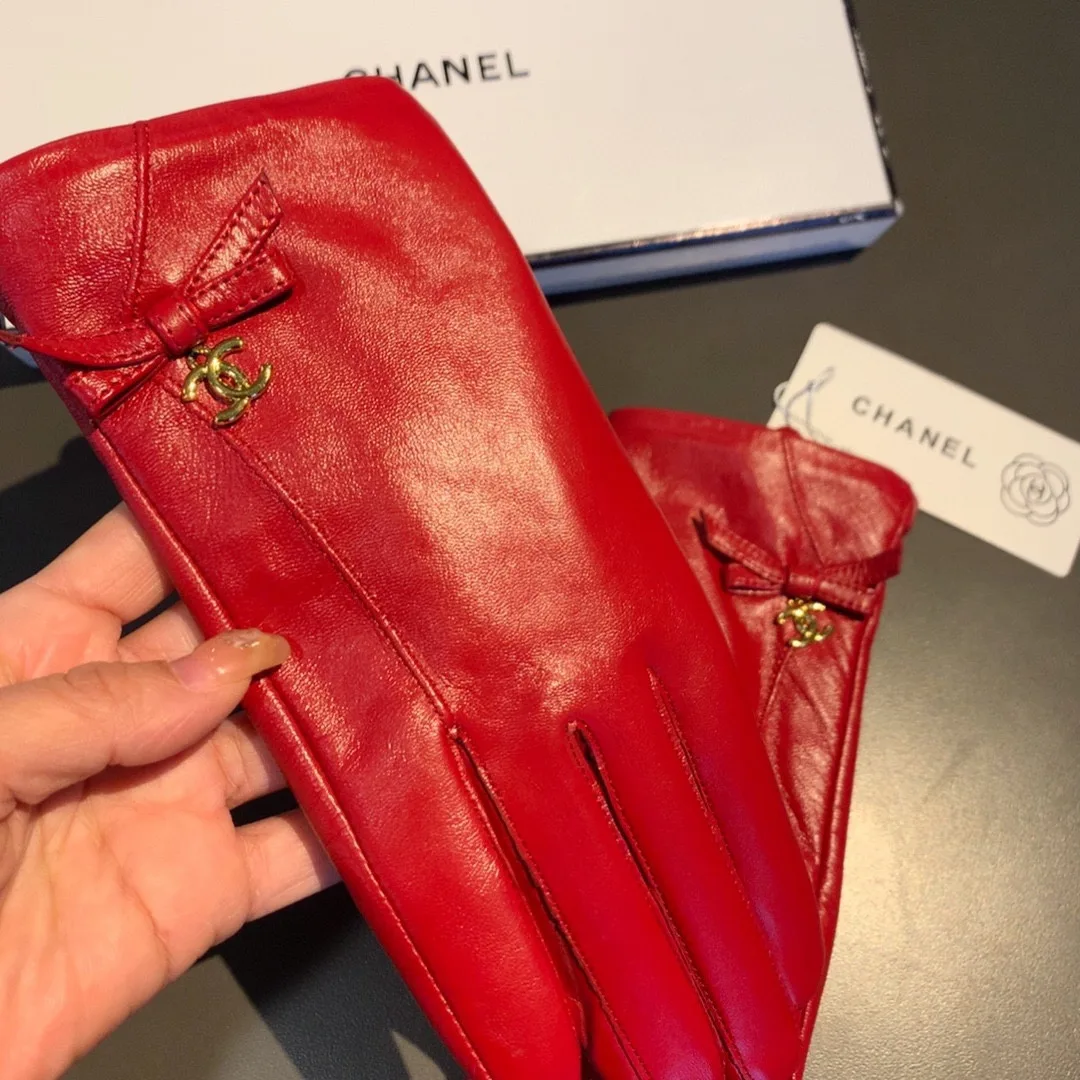 Chanel Gloves In Red - Image 4