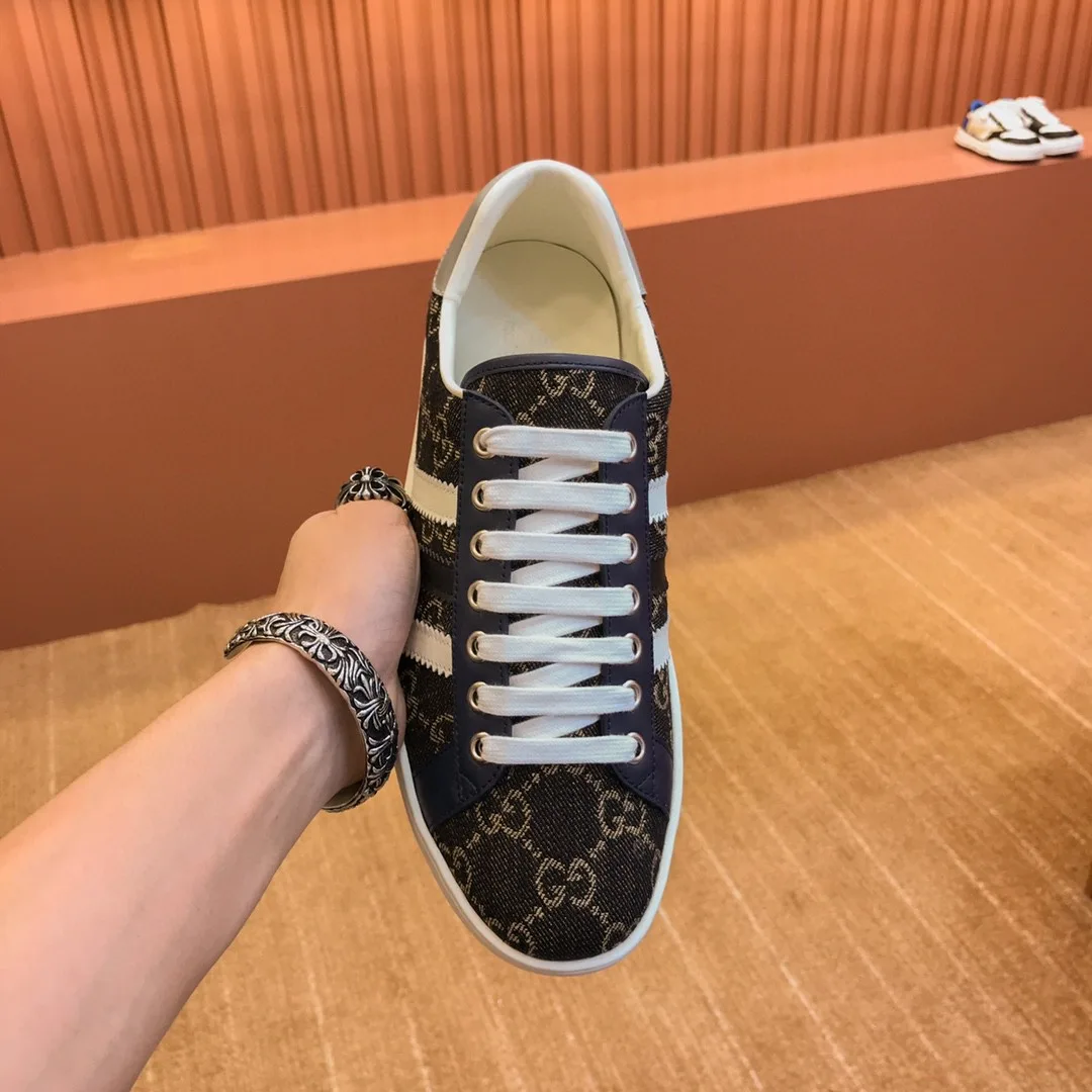 Gucci x Adidas Men’s With GG Sneakers Black - Image 2