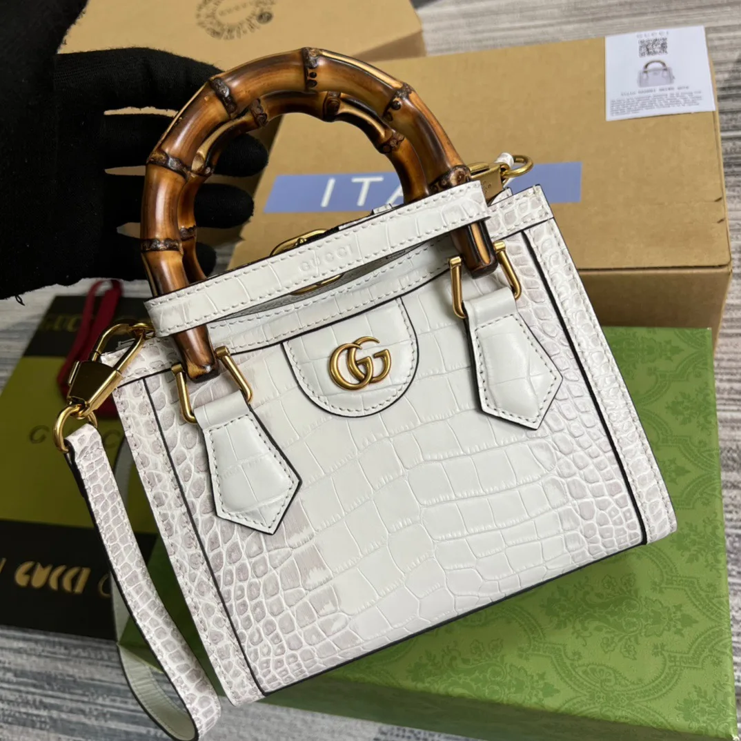 Gucci Diana Mini Tote Bag White - Image 3