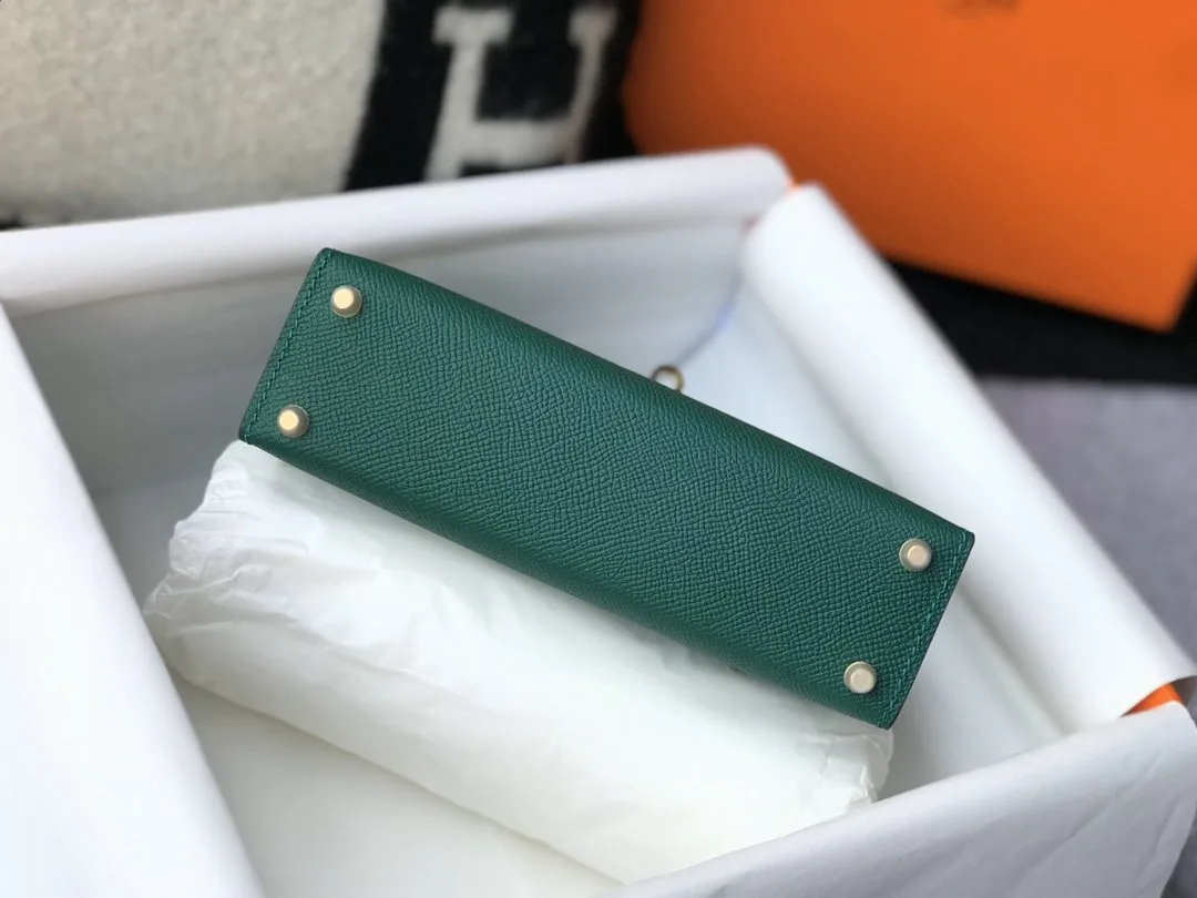 Alternative view of Hermes Kelly 19 Green With Gold Toned Hardware Bag