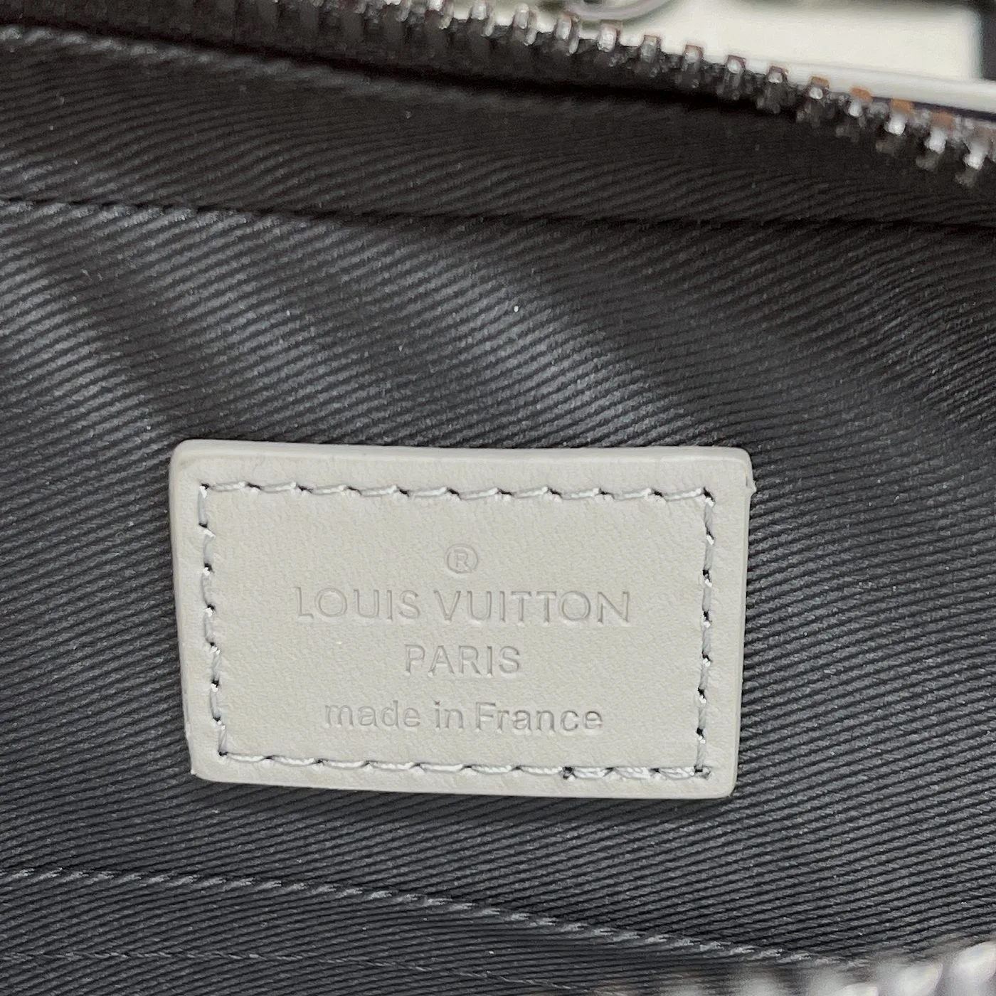 Louis Vuitton Duo Messenger Monogram Shadow Anthracite Gray - Image 4