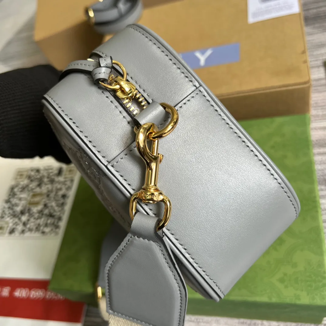 Gucci Matelasse Shoulder Bag Grey - Image 5